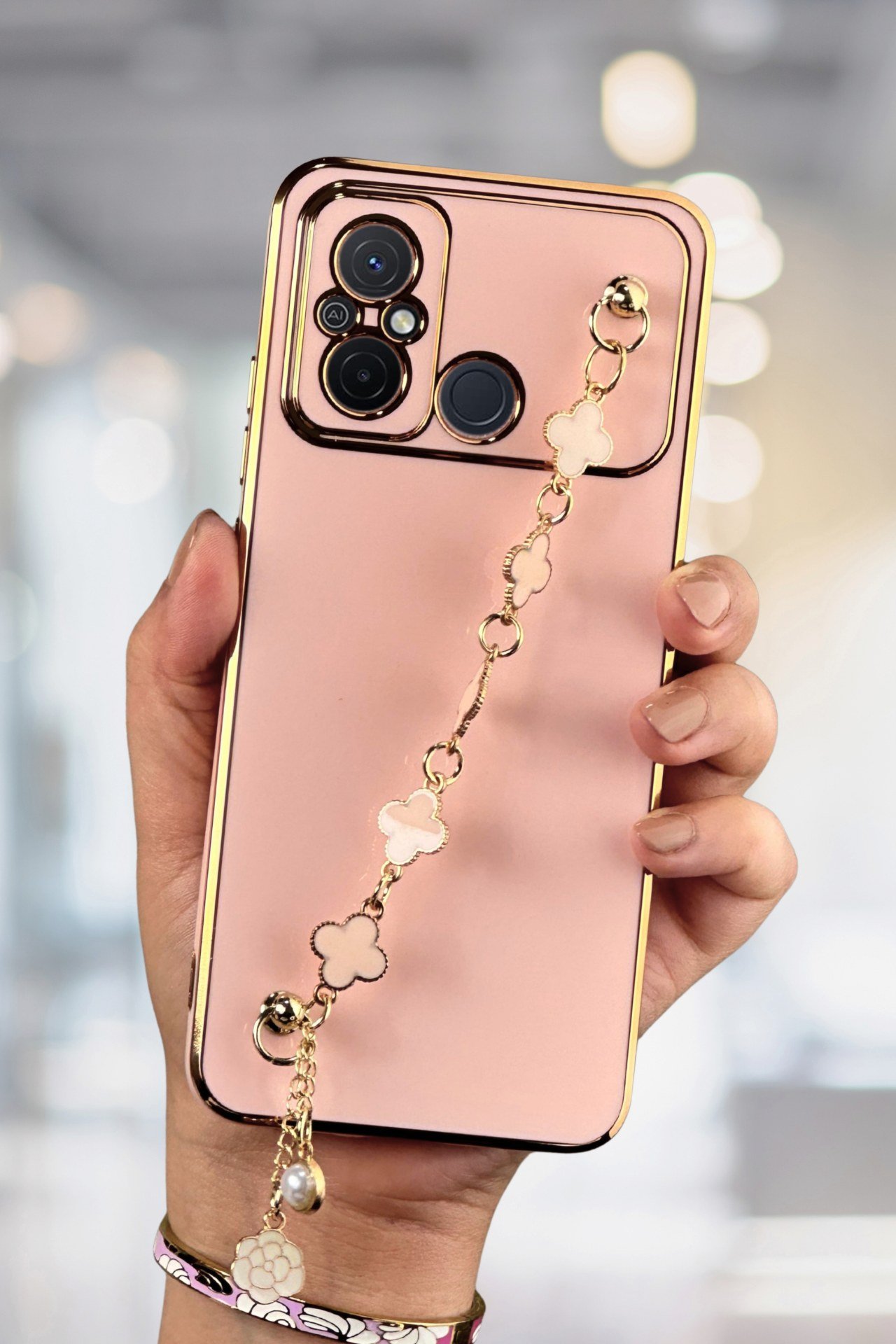 Redmi 12C Kılıf Lüks Yonca Zincir Askılı Gold Çerçeveli Elçek Kadın Telefon Kapak