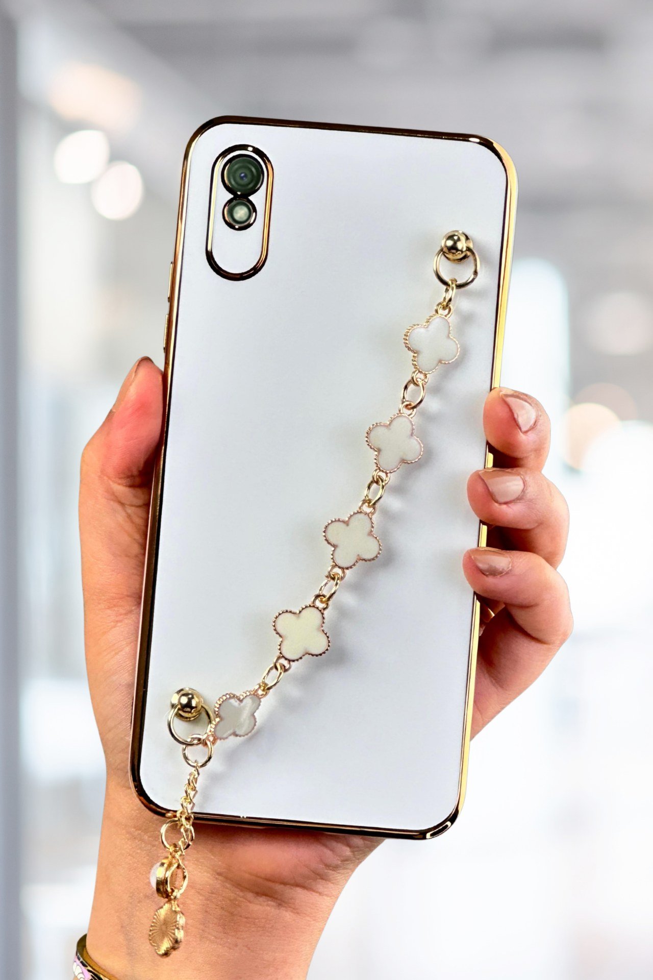 Redmi 9A Kılıf Lüks Yonca Zincir Askılı Gold Çerçeveli Elçek Kadın Telefon Kapak